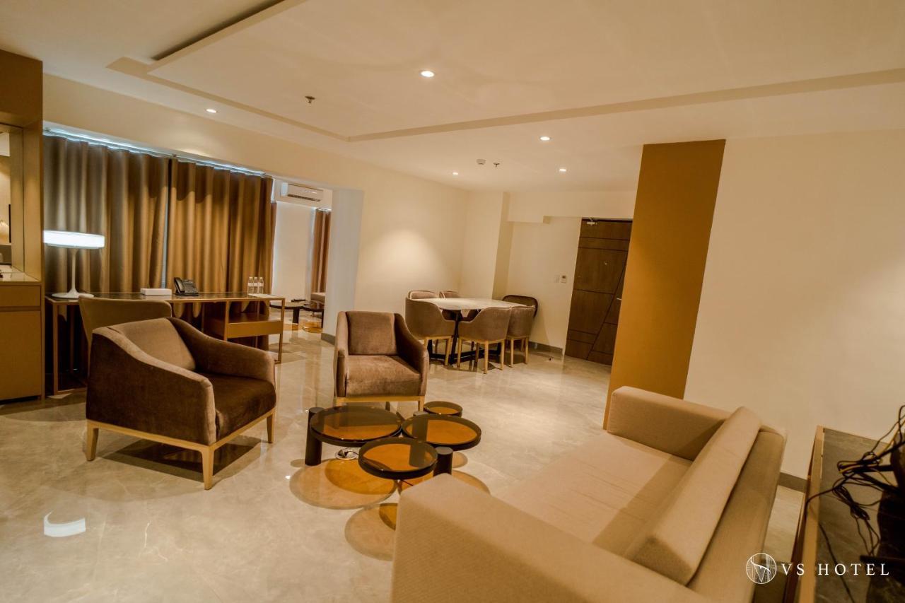 VS Hotel Quezon City Buitenkant foto