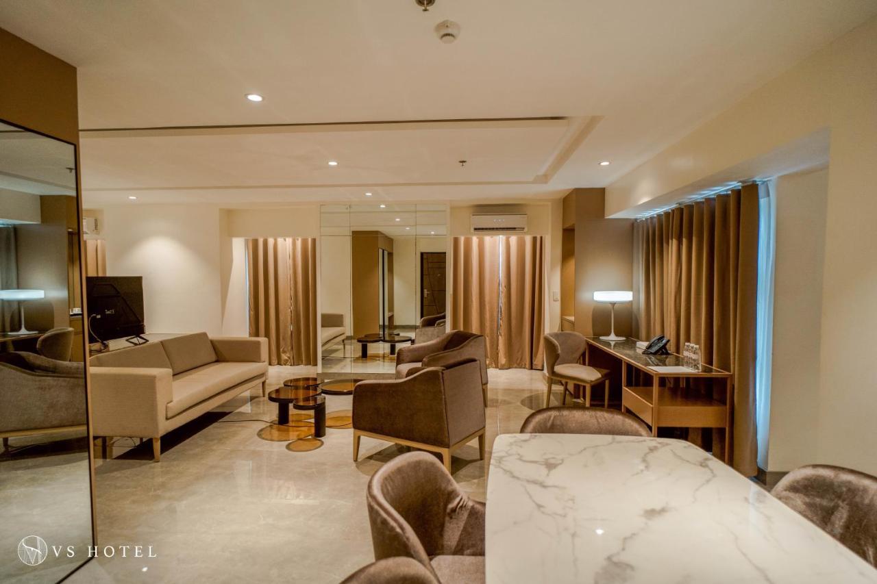 VS Hotel Quezon City Buitenkant foto